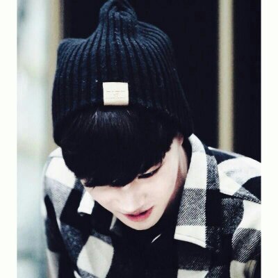 follow back →@Neyola__                                                                      فولو باك هنا→ @Neyola__
