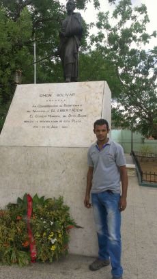 darwinieves's profile picture. 