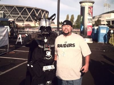 put God first in everything! I'm a writer, artist, musician, director, photographer, etc. love my family! love my RAIDERS! #RAIDERNATIONFAMILY