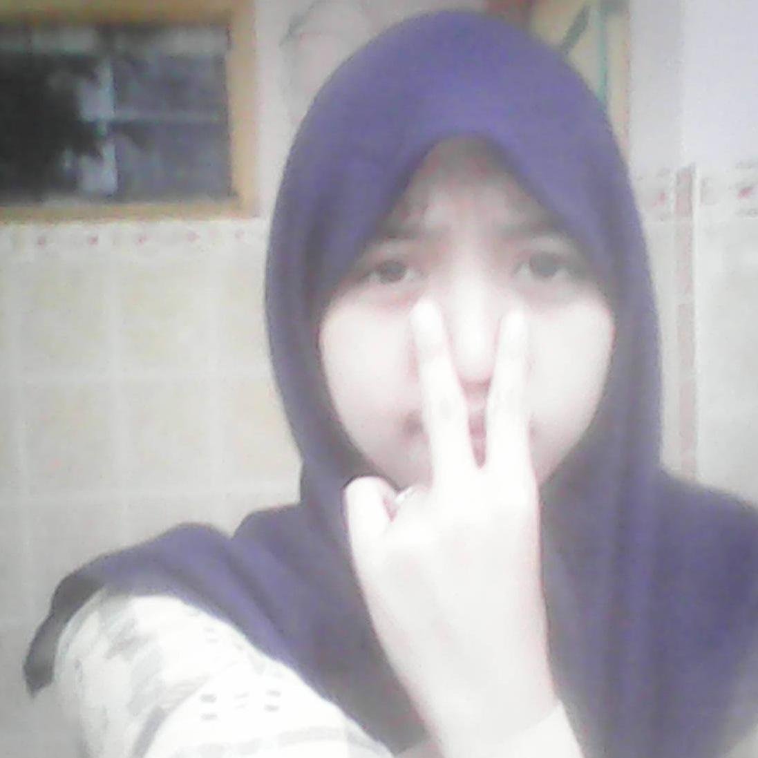 simple girl || Rise @riostevadit || tak ada yang lebih bahagia selain ketika kita bersabar dan ikhlas menghadapi semua kenyataan hidup ({}) Follback? mention ;)