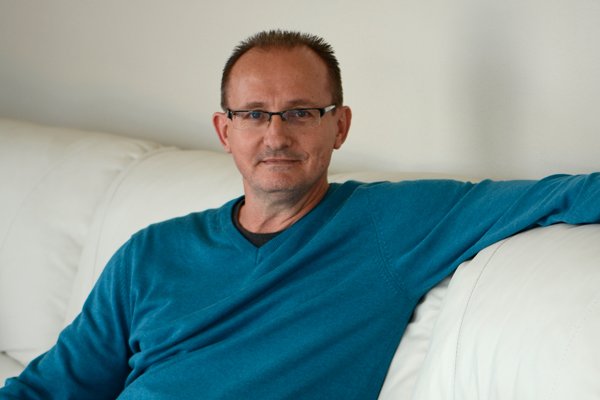 I live in Sydney Australia - work in graphics and I am a freelance photographer.