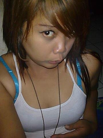 Simple,sweet and amateur model