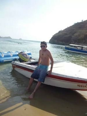 Matemático puro , loco, divertido rumbero y apasionado al fútbol
