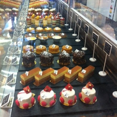 13a Douglas Parade. Open 7 days a week. 
Giving Williamstown a taste of France.
Creperie open daily.
Made to order celebration cakes.
All made on premisies.