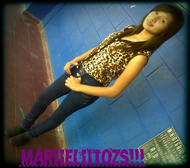 :*..amar a quiien mas me ama respetaloo..y amarlo siiempre..