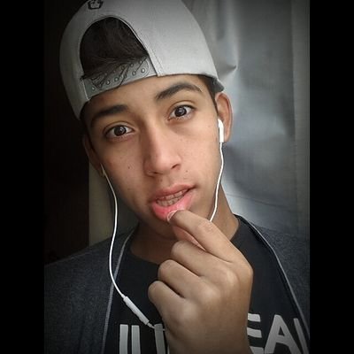 ciaoooooo, tengo 16 años, amo bailar,venezolano y canario                                ♥HALA MADRID♥ instagram: estradaadj