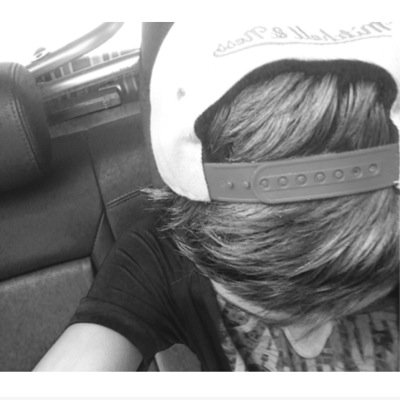 I like to have fun. Instagram - kylepicturez Youtube - Kyle Dietze I like shoes I like doing VINES.