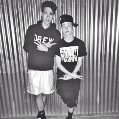 oxwhitesidesxo's profile picture. two girls who are obsessed with youtubers and viners but mostly jacob whitesides