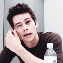 ¥ Comical Sarcasm and a bat, are my only defense. I may or may not be falling in love with a Hale. ¥ [TW|RP] [Stora.] Jailed for: @ComicalSpastic.