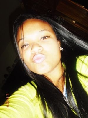 Eu mee faço acreditaar qe você está aqqi ♫