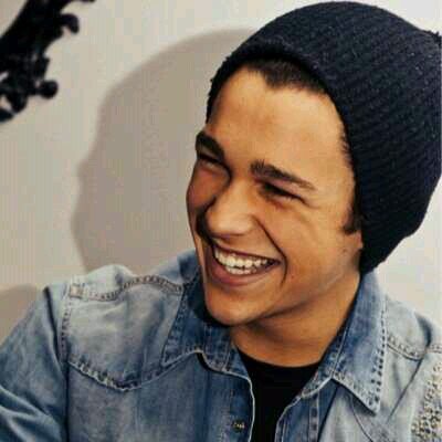 _MahomiesChile_'s profile picture. Hola somos el Fans Club Mahomies Chile.   Descarga The Secret on Itunes
