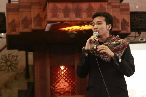 Da'i Muda ANTV, penulis buku say no to galau, & Jejak Cinta dari 3 Kota Suci, Mekkah,Madinah,Baitul Maqdis, jk ingin mngundang sbagai pmbicara sms 081392173173
