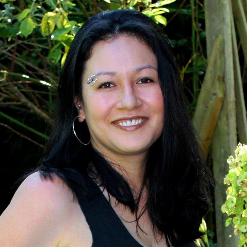 Canadian #YVR writer, social worker, & tattooed mom of 2 girls.  Natural parenting, greener living, family #travel, #paleo/GF recipes. Tea, Earl Grey, hot.