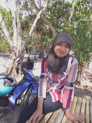 ❤ terus berusaha mencapai impian demi masa depan yang cerah ❤ selalu tersenyum ヅ dengan apapun yang terjadi ❀ ◕‿◕ ❀ 
ℒ♡ⓥℯ  @EnchepAremania ❊ 
◕‿◕ Henecia ◕‿◕