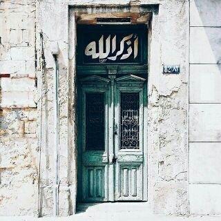 ‏اللهم استودعتك ما لا يقوى قلبي على فقده .. لكم الدنيا ولي الهلال