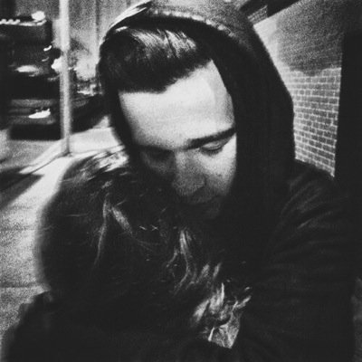 the1975withfans's profile picture. tweet me a picture of you with the 1975 or a member of the 1975 to be featured on this account!