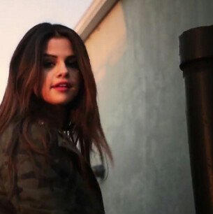 Followlolo582's profile picture. XX MY QUEEN @SelenaGomez XX