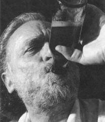 walbukowski's profile picture. Que puede hacer un poeta sin dolor? Lo necesita tanto como a la maquina de escribir.  Charles Bukowski