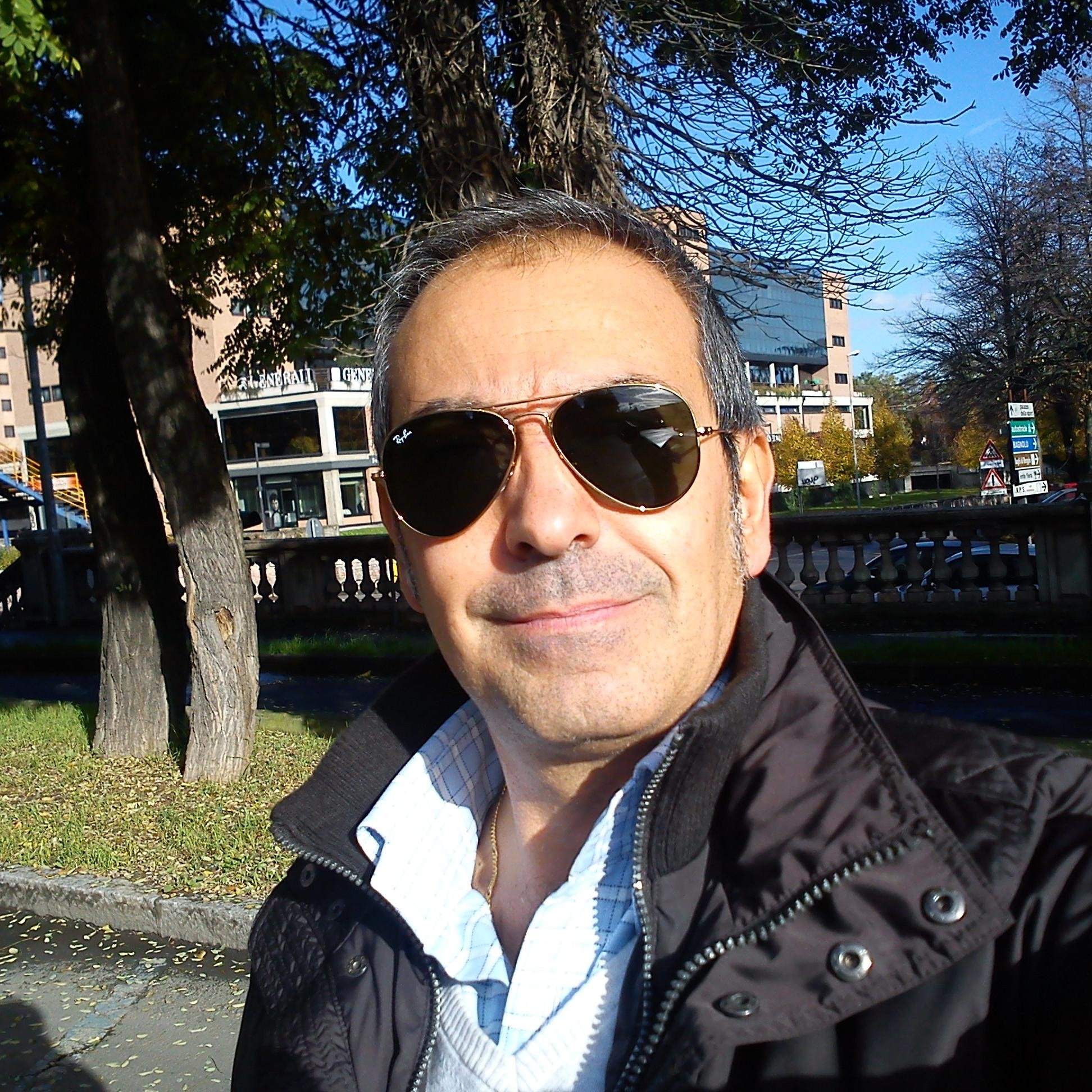 foxfab65's profile picture. 