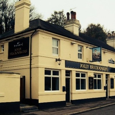 Family & Pet Friendly Traditional British Pub. Free WIFI & BT & Sky Sports! No strangers here, just friends you have yet to meet!