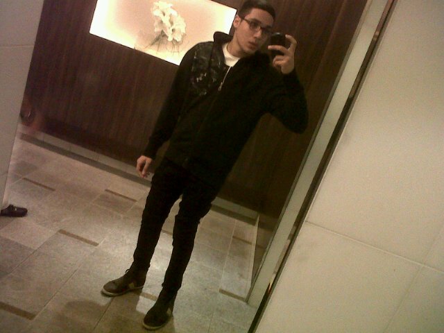 Follow me and I'll  follow u back and my pin:29ae1bcb ☺♥ add me and I'll accept ☺!