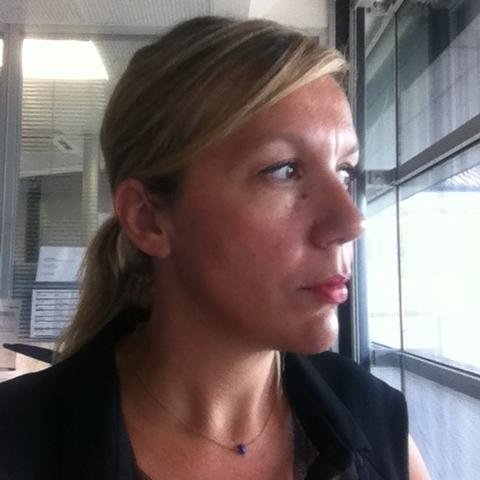 #Journaliste @France3 #Bordeaux @francetele de profil