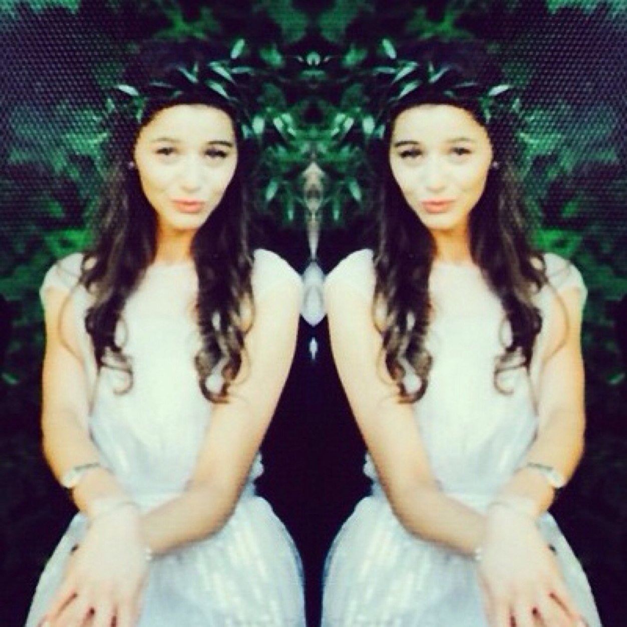 Eleanor Calder and some pizza slices