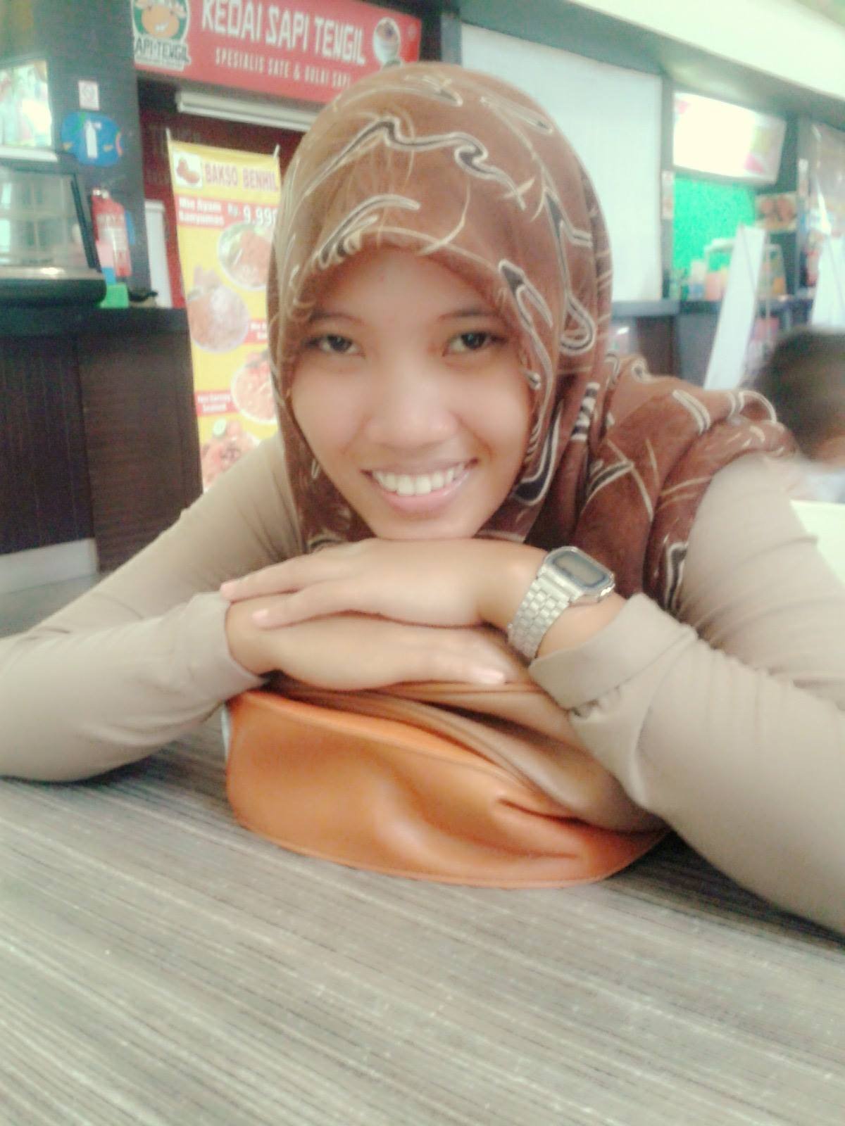 Deviamwa's profile picture. Kesabaran akan membuahkan kebahagiaan