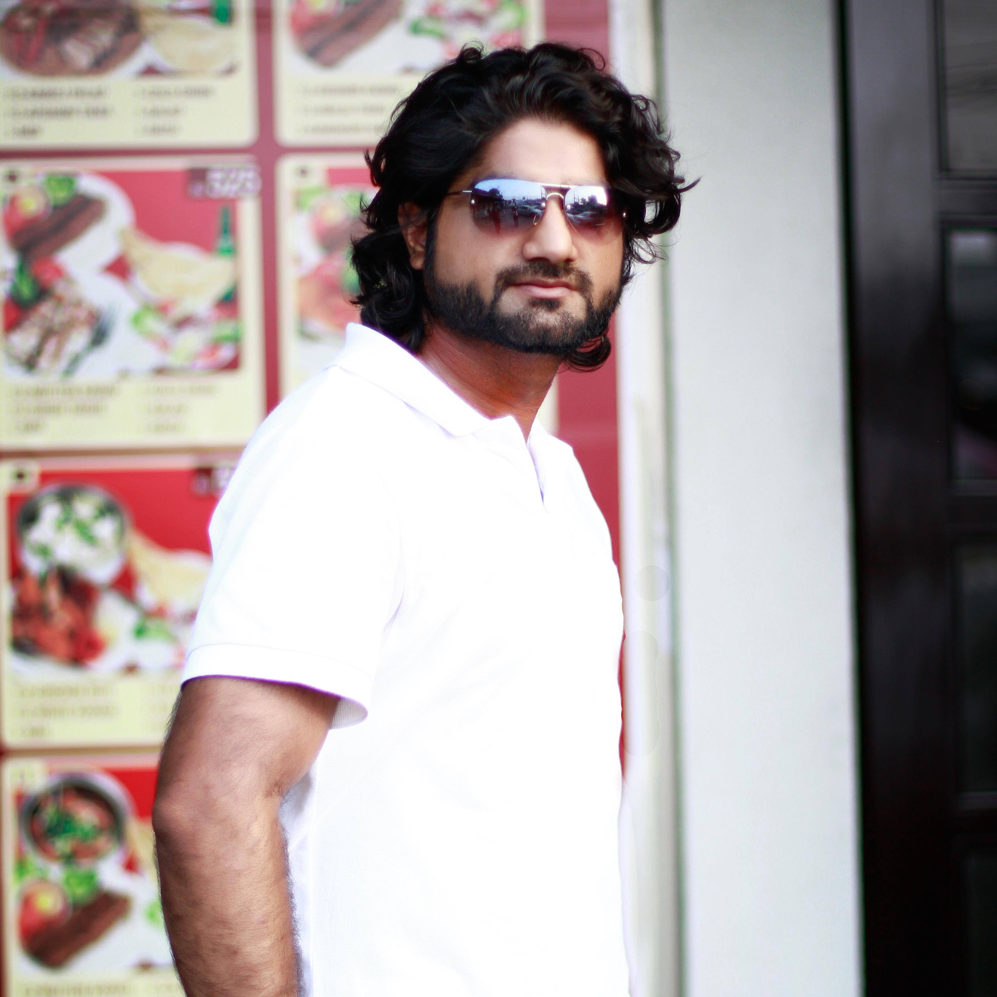 theshoby's profile picture. Graphic Designer/Teacher/ Photographer