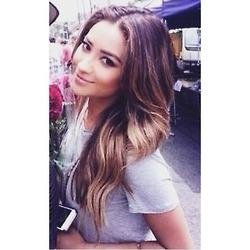 I'm not good with bio's but i LOOVVEE shay ......... i love ariana too nd a bunch of other ppl but this account is for SHHAAY!!