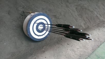 学生時代を思い出し弓道を再開しましたが活動休止中  何となく訪れた関ケ原で歴史の扉が開いてしまう　関ケ原が歴史活動のホームグラウンド!　垂井と岐阜公園にもよく出没します   男性です  #竹中半兵衛 様 #聲の形　PS:家族の世話で活動減ってます（泣）