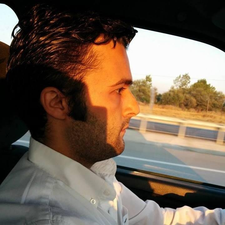 Göktürk'ün, Gökçe'nin babası. Türk milletine aşık, vatanperver.