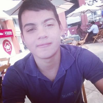 Estudante de Engenharia Civil, estagiário .. Que adora rock, amizade e sol... twitter antigo hackeado! :\ . Experimentando novos Sabores