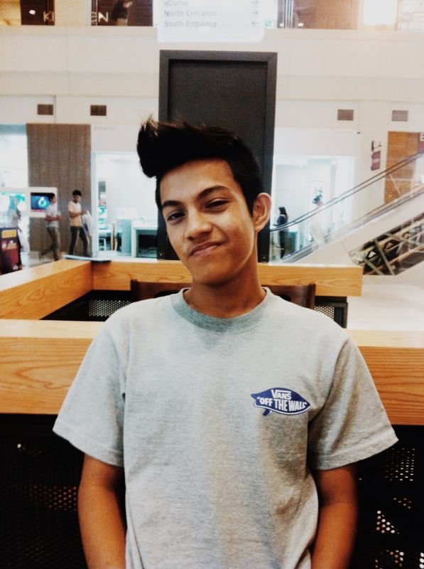 kv_qamarool's profile picture. life is great