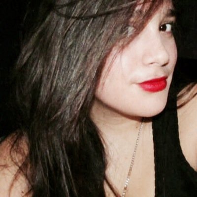I'm a soft, happy person whose crazy in love with football :)
