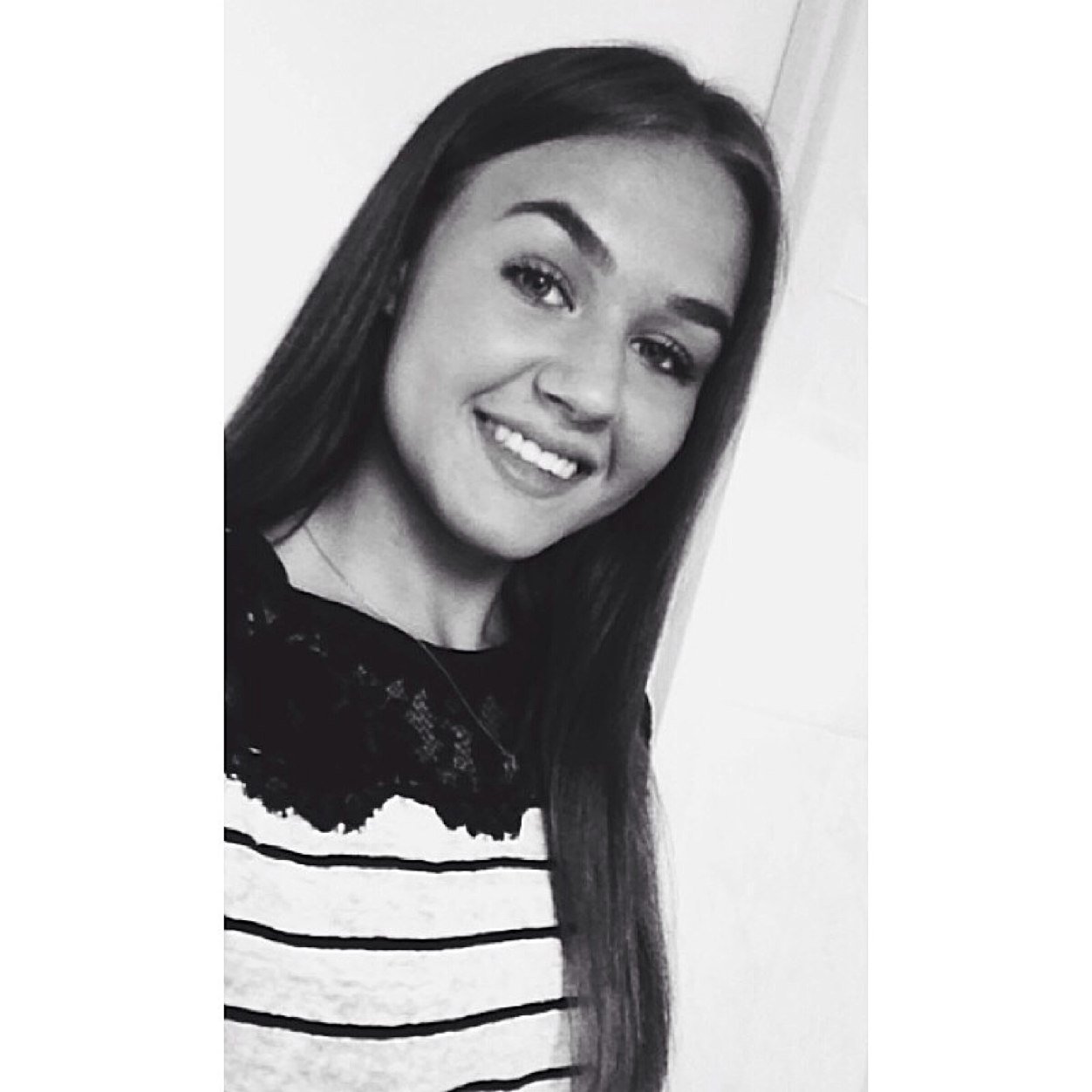 IG: esmeevdlinde 
snapchat: xesmee13