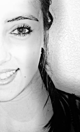 miniwini328's profile picture. Mantén siempre el corazón abierto, la cabeza alta y el espíritu libre. La basura de un hombre puede ser el tesoro de otro.