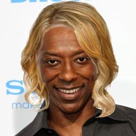 NotBloomOrlando's profile picture. God of cutes. Also, MISHWHESLovesTeamStarBucks.