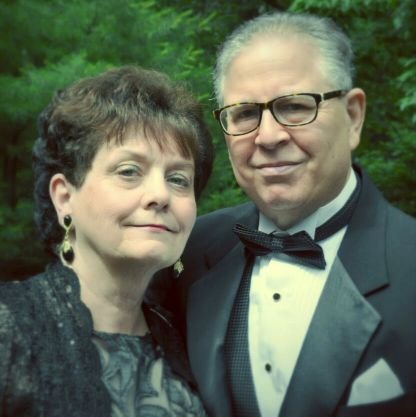 Remax Advantage Group Michael & Sharon Field Sharon and Michael gave been selling houses for over 25 years.Our success has been built on your satisfaction.