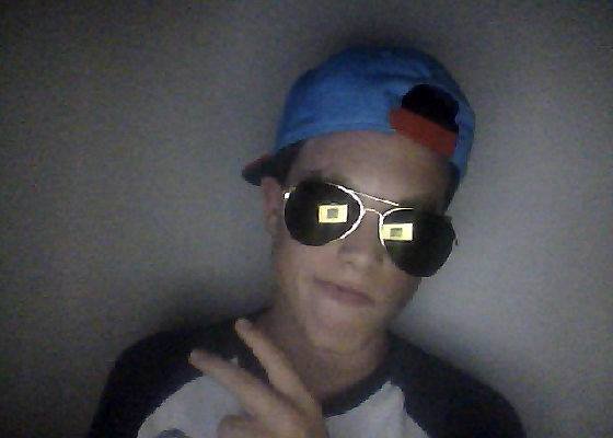 Yo, Holla at me : hollaatmeyeh@gmail.com