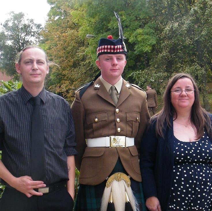 crafty_penguin's profile picture. 