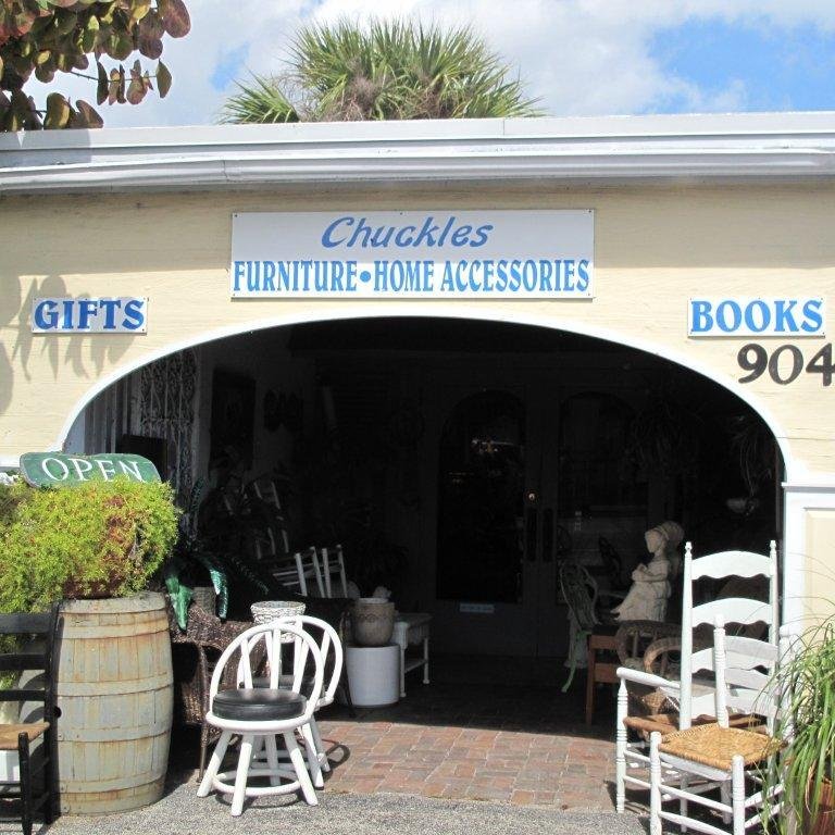 chuckles_books's profile picture. Find the best in used/rare books & furniture. || #books #usedbooks #bookstore #read #furniture #southflorida #hobesound #reading IG: chuckles_favorite_things