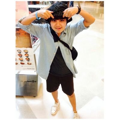 โอมจงเงยขึ้น เงยขึ้นมา มองตากันสักหน่อย :D