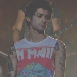 please can you follow @lovlyzayn thank's