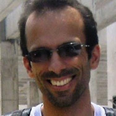 Radialista Profissional, Graduado em Marketing, Produtor Executivo em Rádio e TV, Cinegrafista, Editor de Vídeo, Produtor Cultural e Promotor de Eventos.