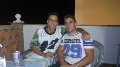 Since 1993 Amor y Rap es todo lo que necesito ♫♫♫
pasate  youtube 

http://t.co/qwESmWyaFK
                  Malaga City  Reino Del Sol