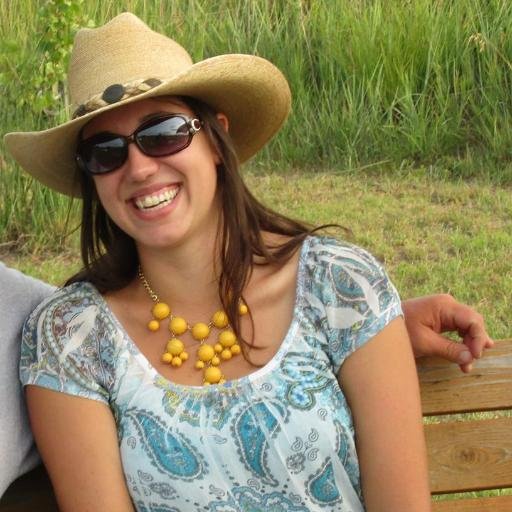 Event Coordinator @ KSU OSAS. Master's student at KSU in College Student Development. Gardener. Beekeeper. Petsitter. Spend my free time at the family farm.