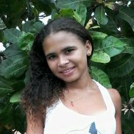 Amo, cantar dança, amo tambem a minha familia muito, e amo bastante, a Banda Calypso