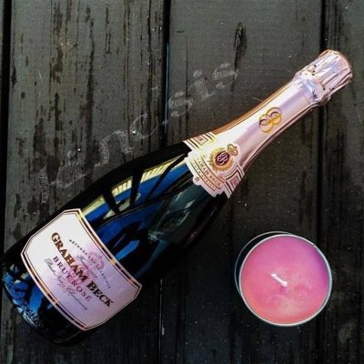 kinesiscandles's profile picture. 