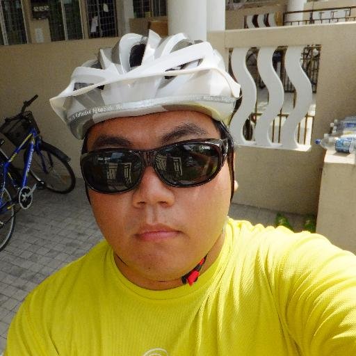 Back to reality. It's a durian life. UNI boy who wish to study and earn a living in the future. Cycling is fun !